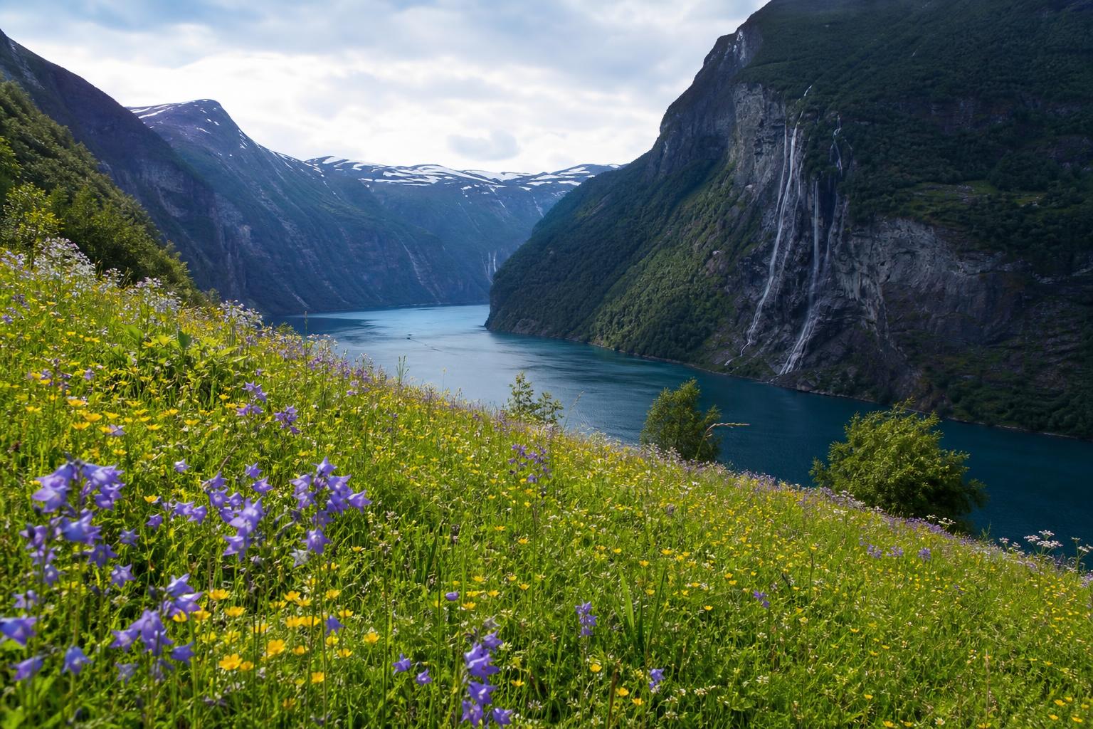 Norvezhskiy lug fjord