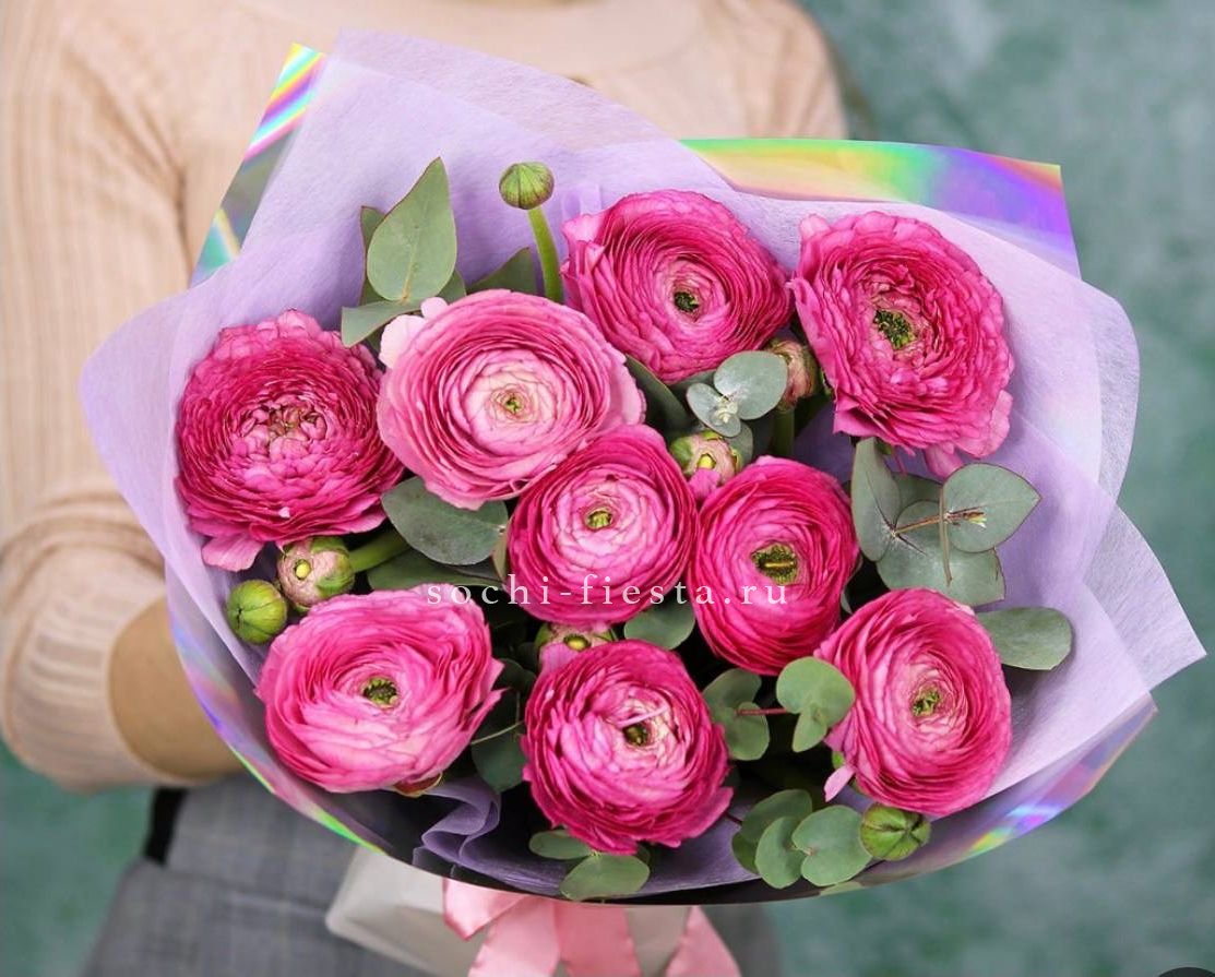 Ранункулюсы с эвкалиптом №2 в Москве