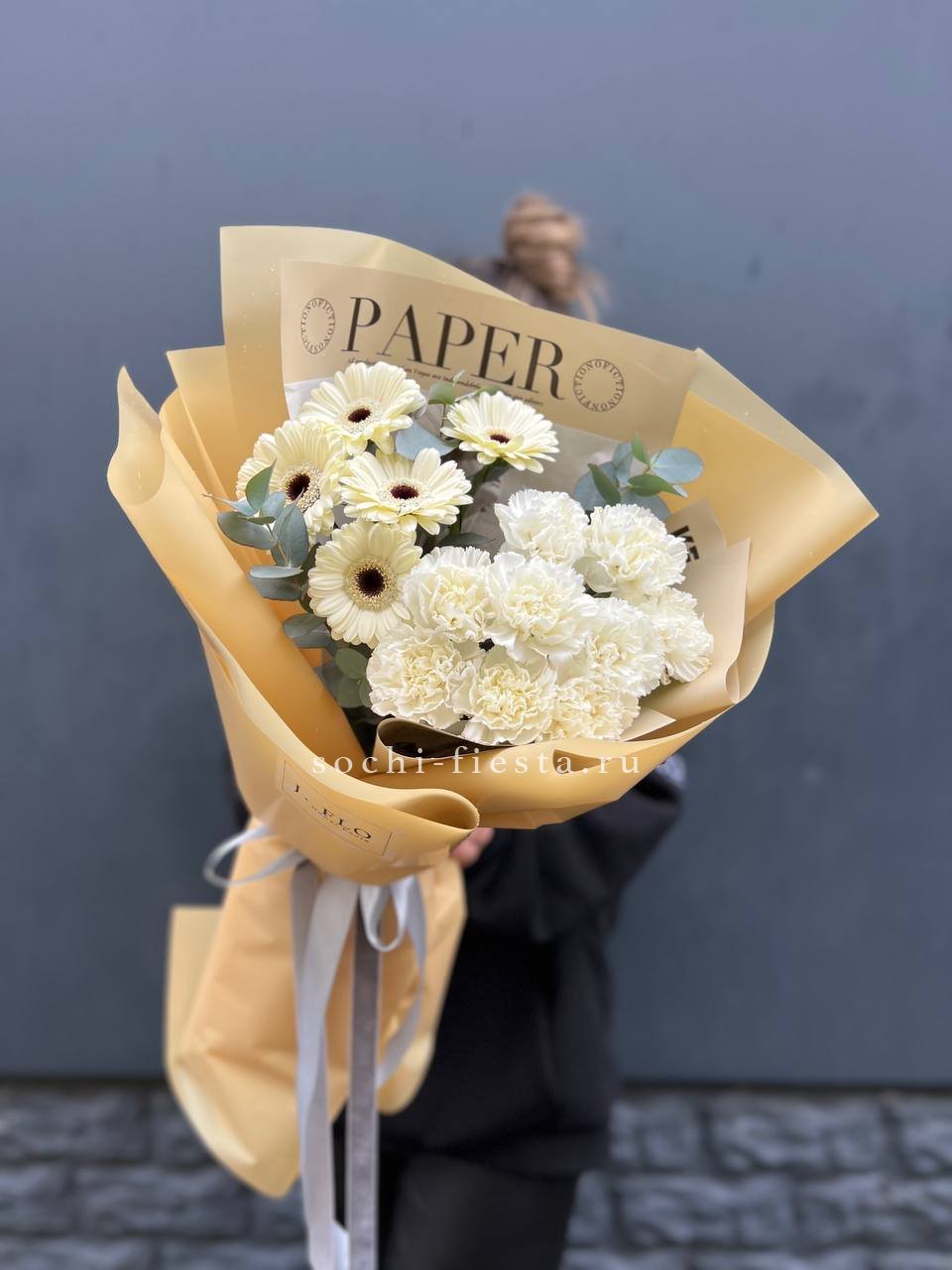  Букет с диантусами и герберами в Москве