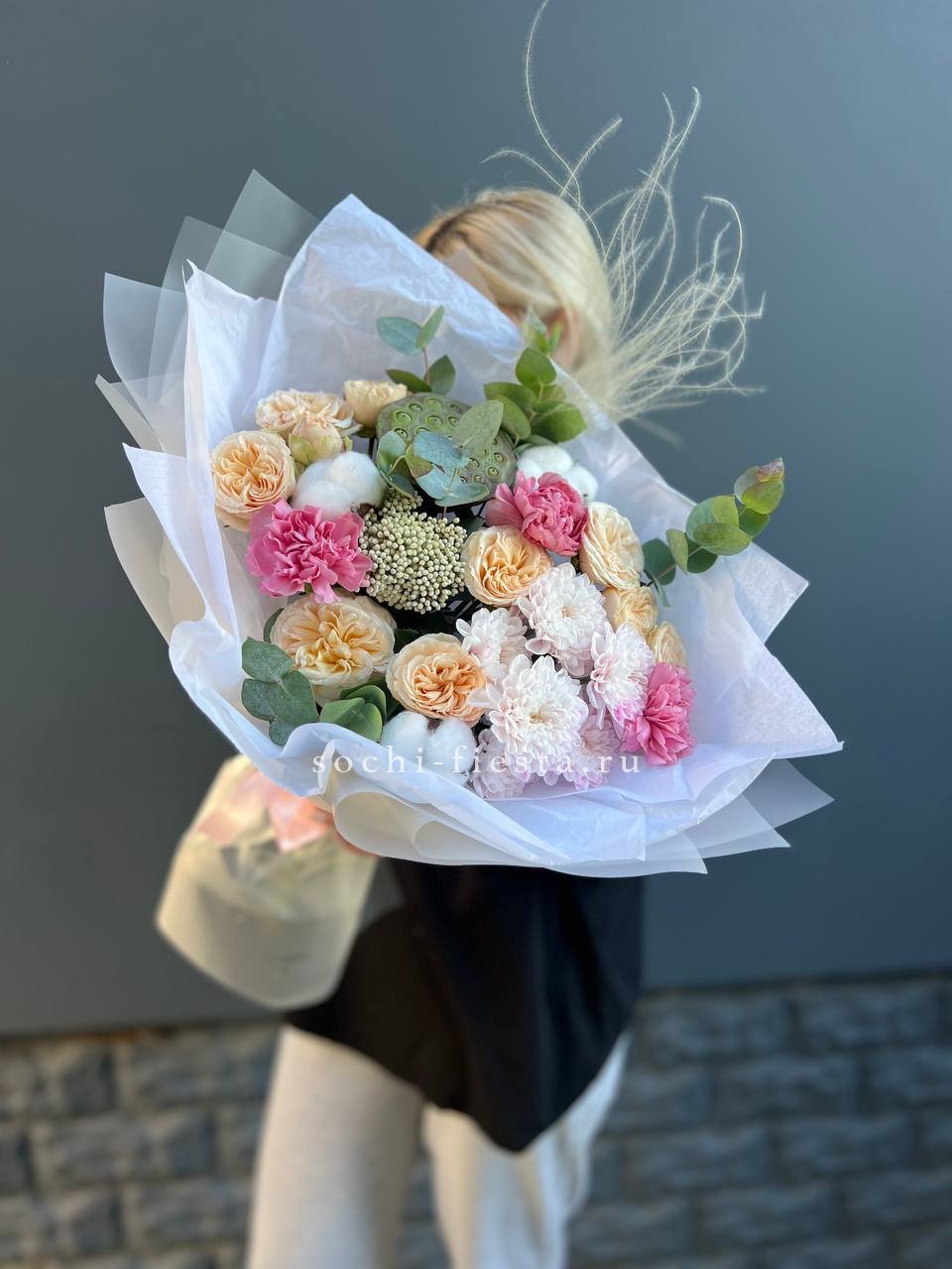  Букет  "Лотос" с доставкой в Москве