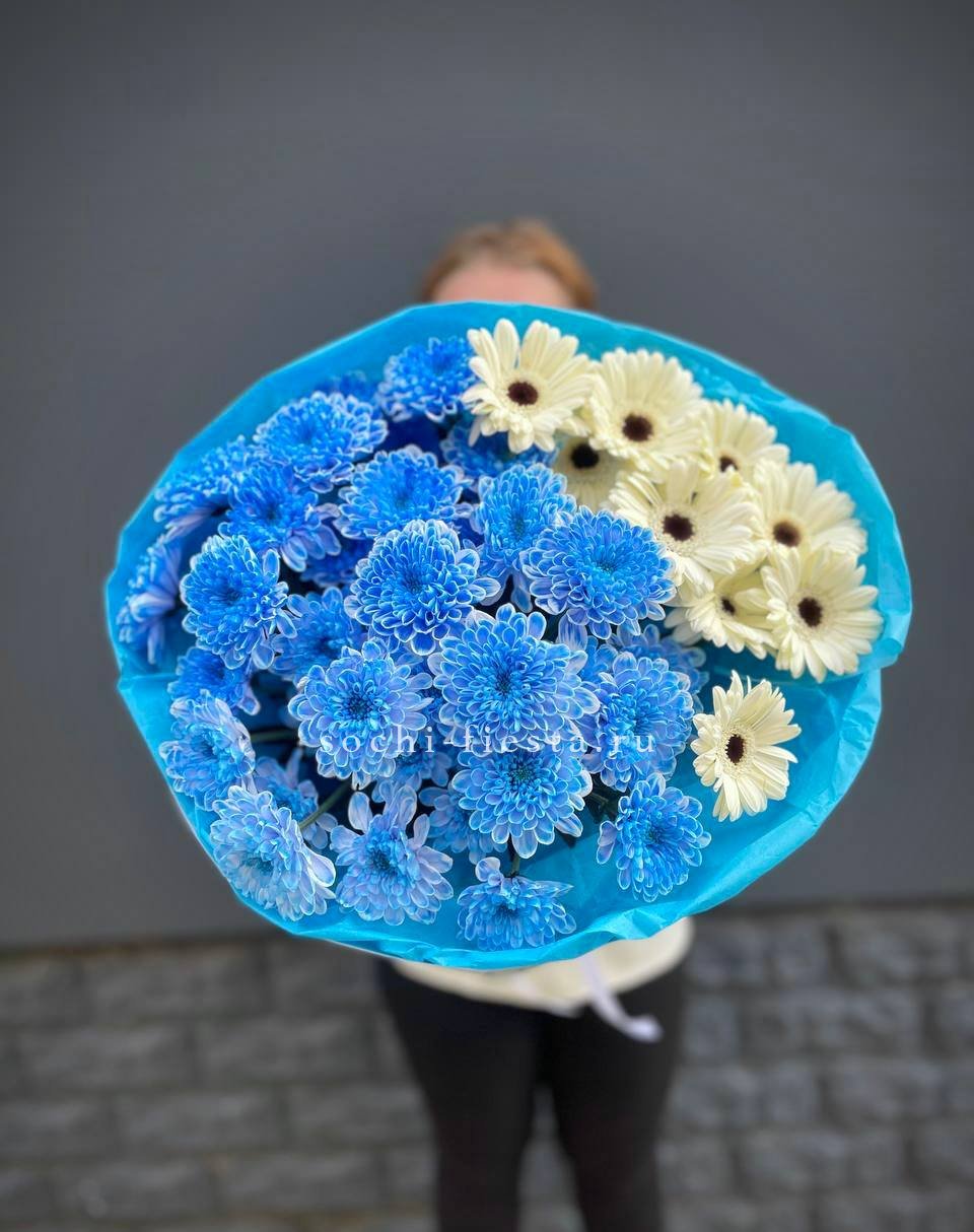 Букет хризантем и гербер в Москве