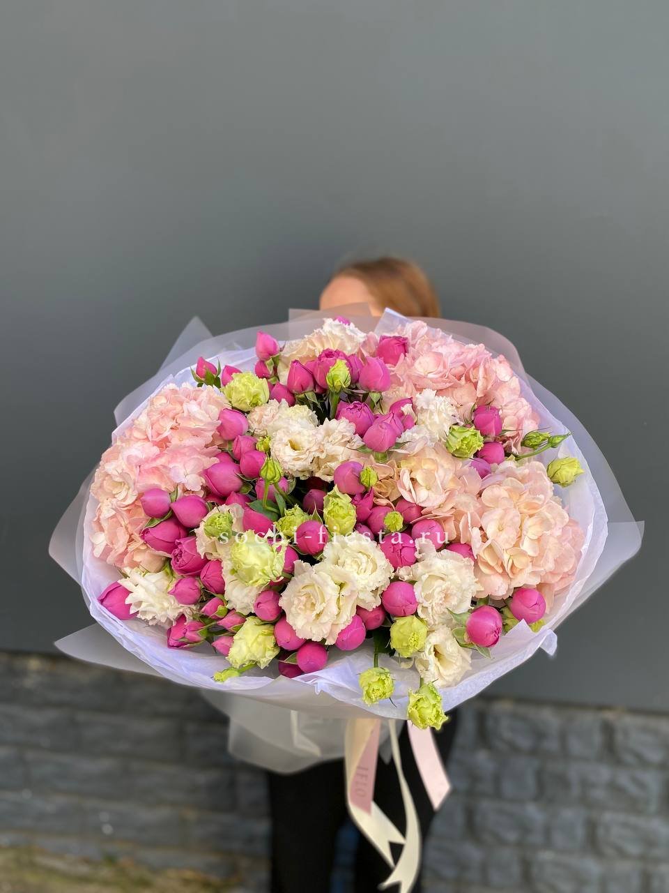  Букет  гортензий и Мисти с доставкой в Москве