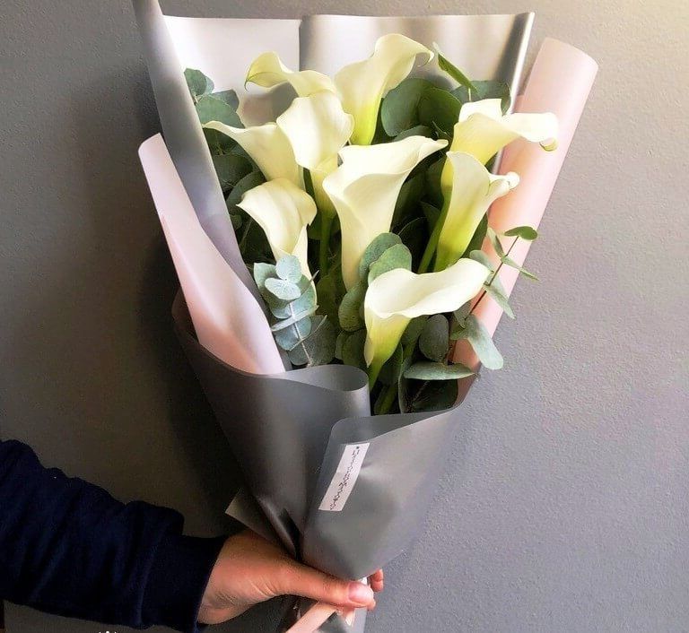 Каллы с эвкалиптом в Москве