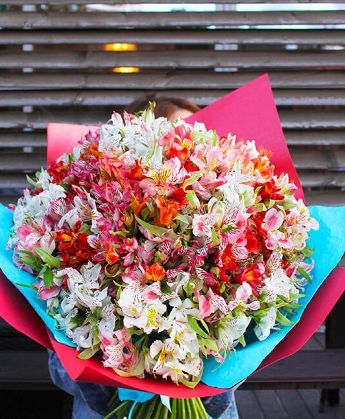 101 альстромерия в Москве