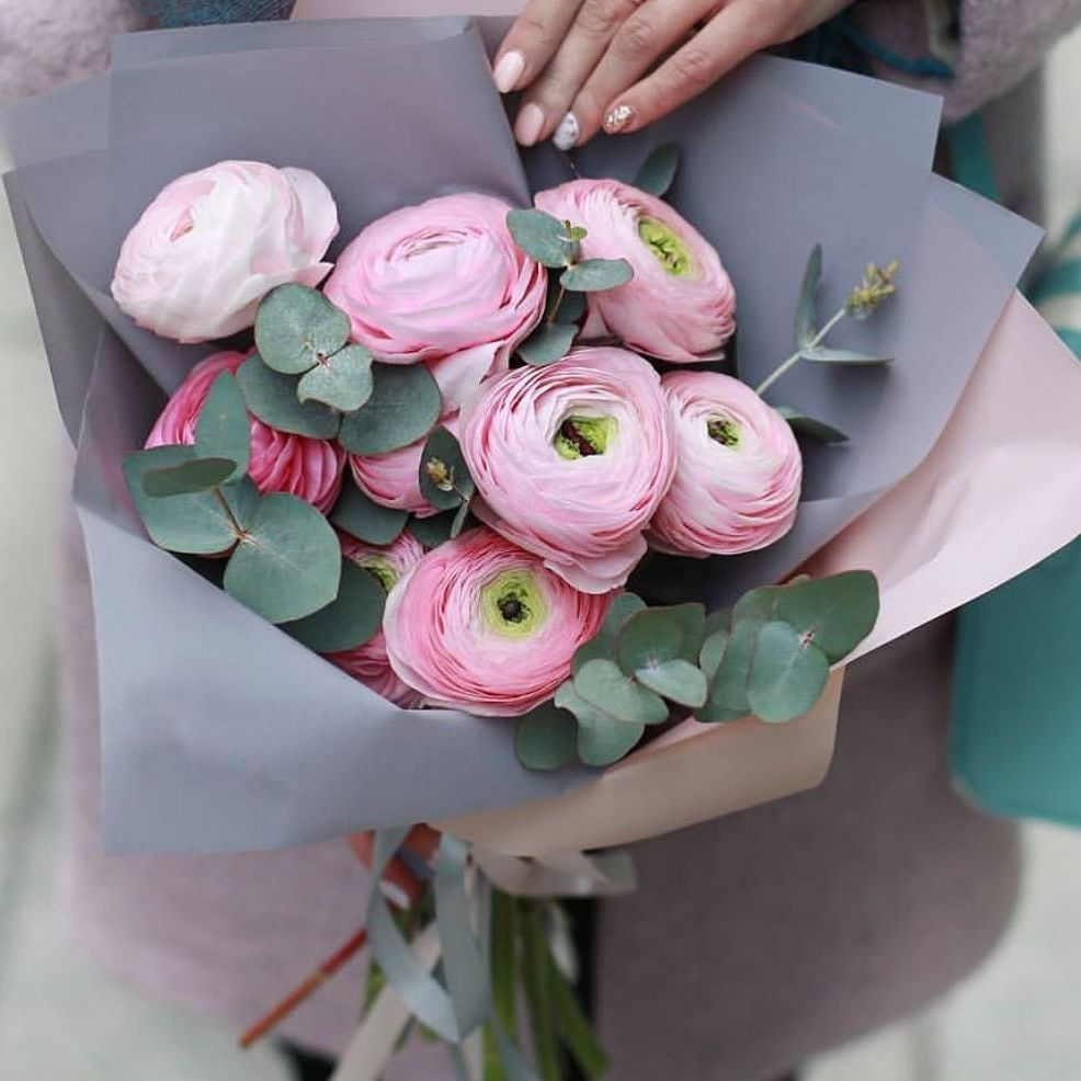 Ранункулюсы с эвкалиптом №1 в Москве