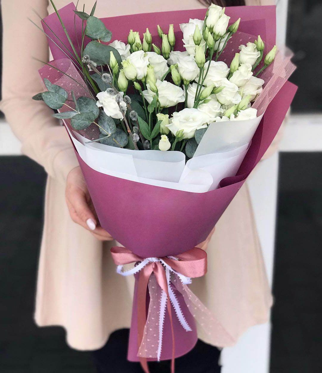 Эустомы с эвкалиптом в Москве