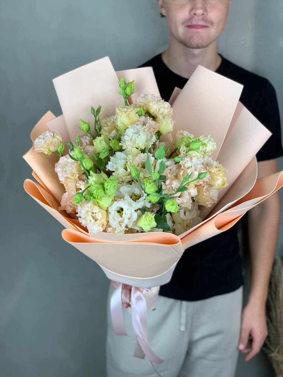 Букет эустом PEACH в Москве