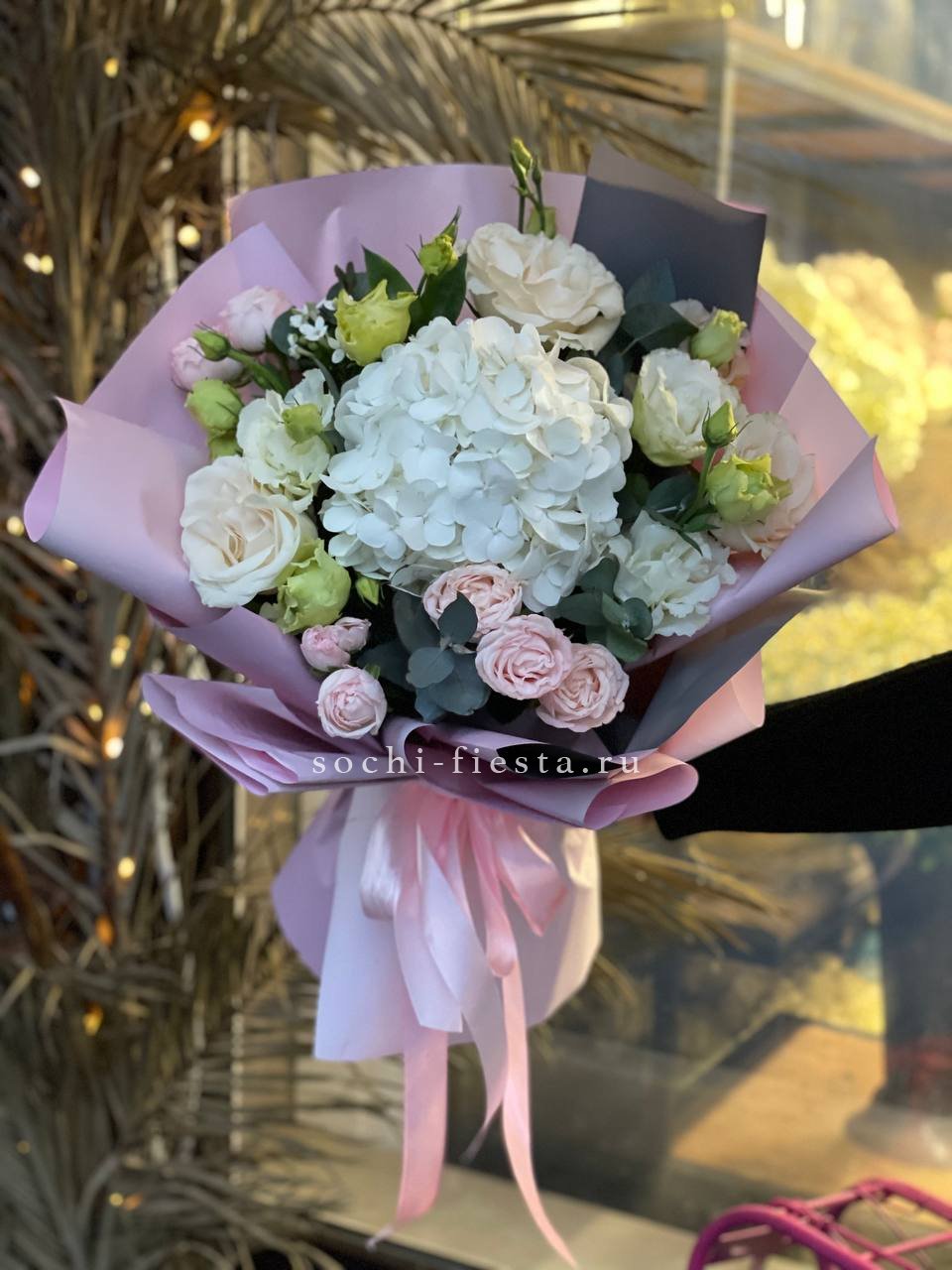 Букет с гортензией №3 в Москве