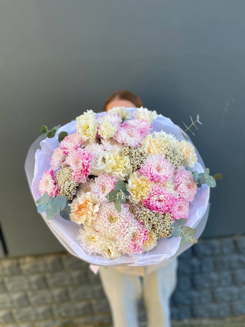 Букет из стойких цветов 3 в Москве