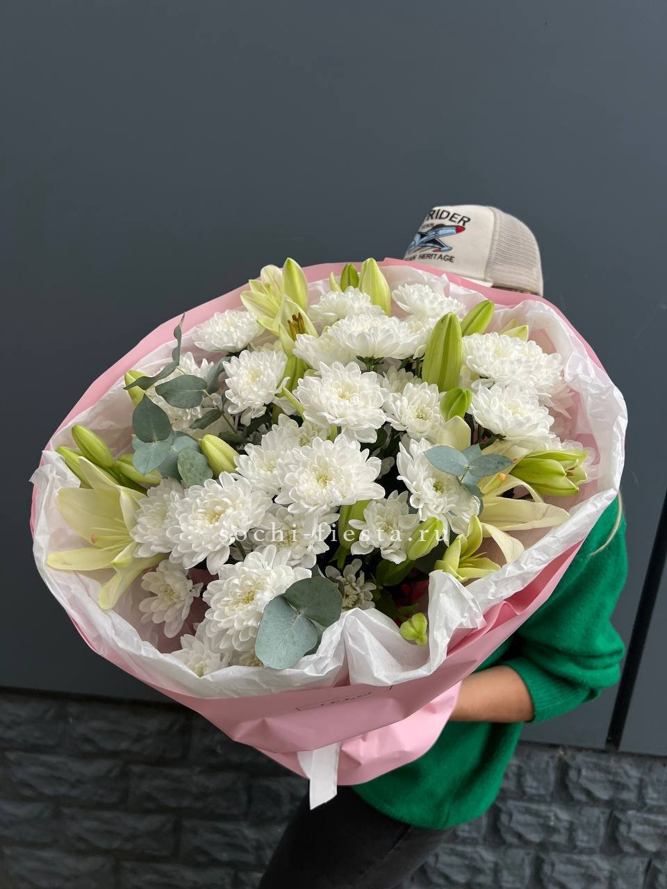  Букет  хризантем и лилии с доставкой в Москве