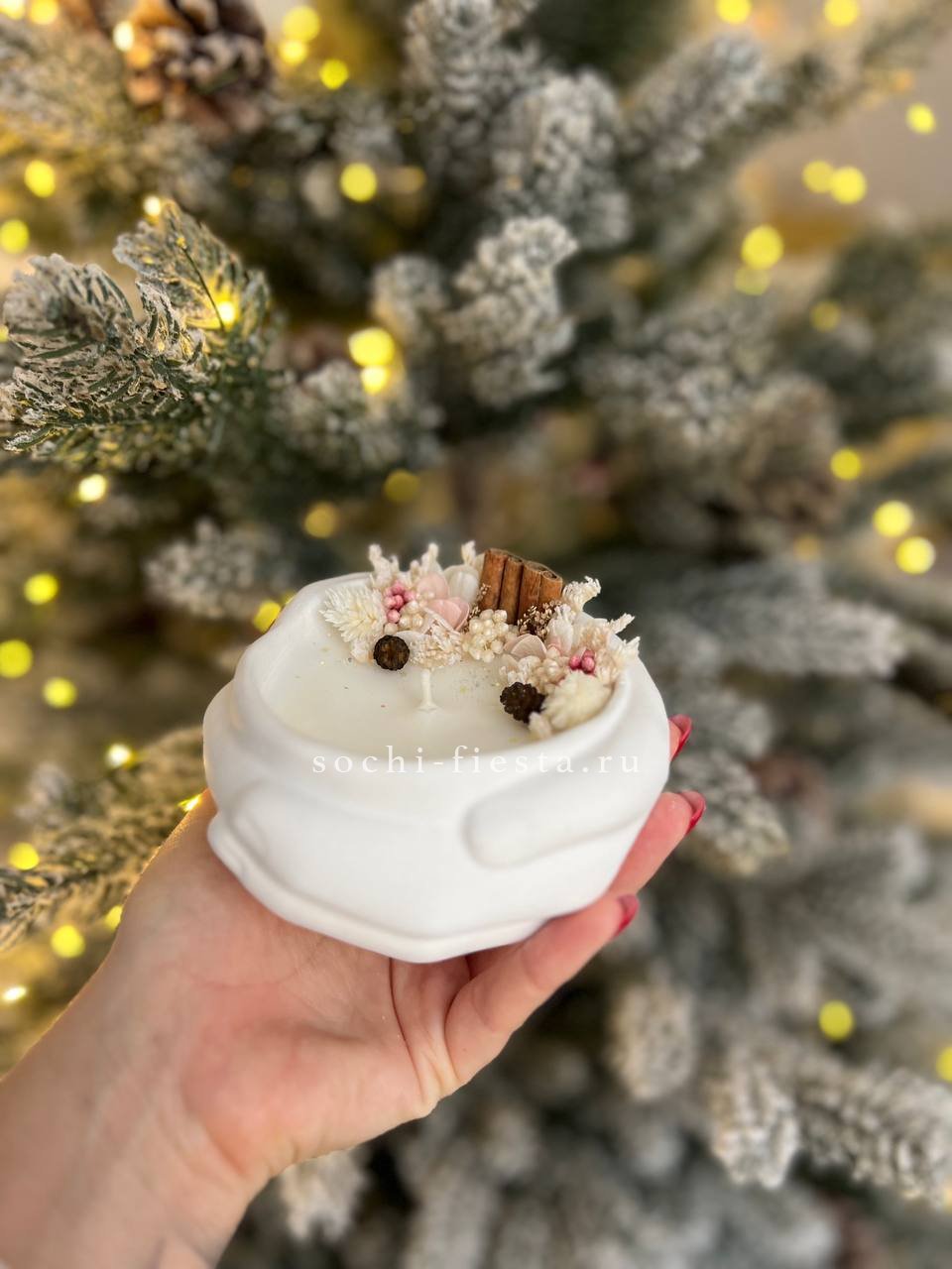 Свеча ароматическая в гипсе Руки с корицей в Москве