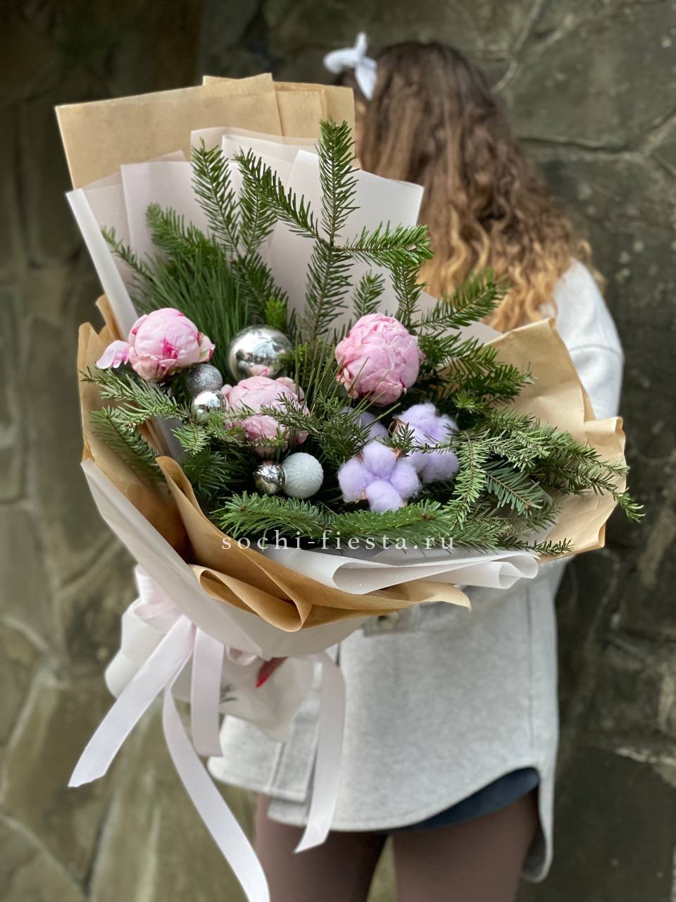 Новогодний букет с пионами NY в Москве