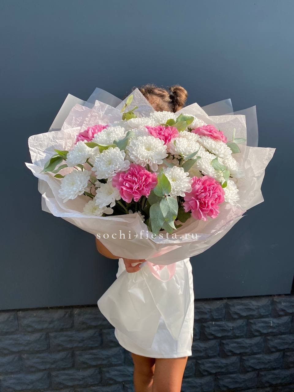  Букет  хризантем и диантусов "Воздушный" в Москве