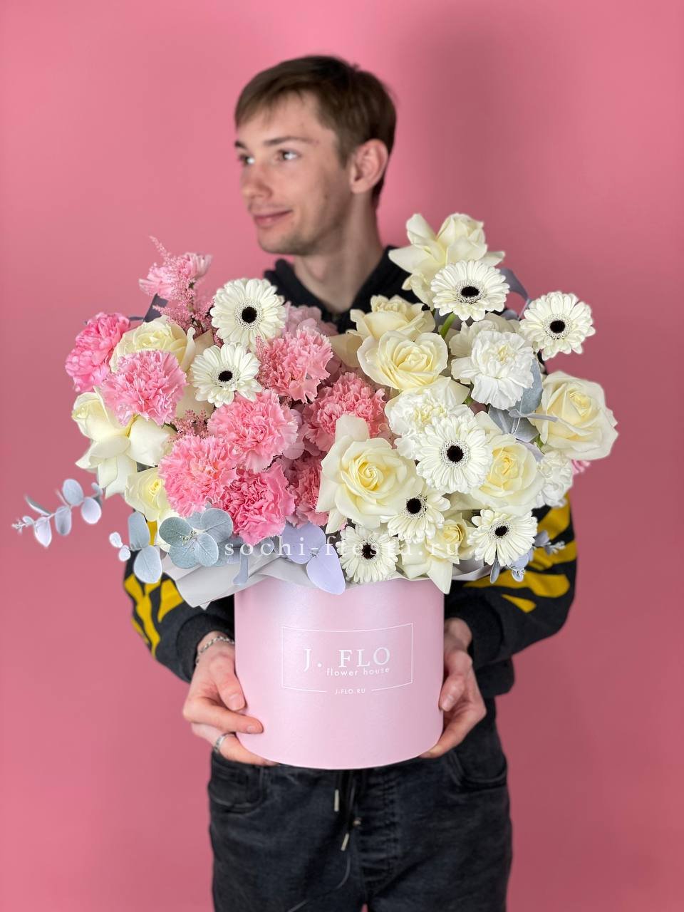 Дизайнерский бокс "Indira" с доставкой в Москве