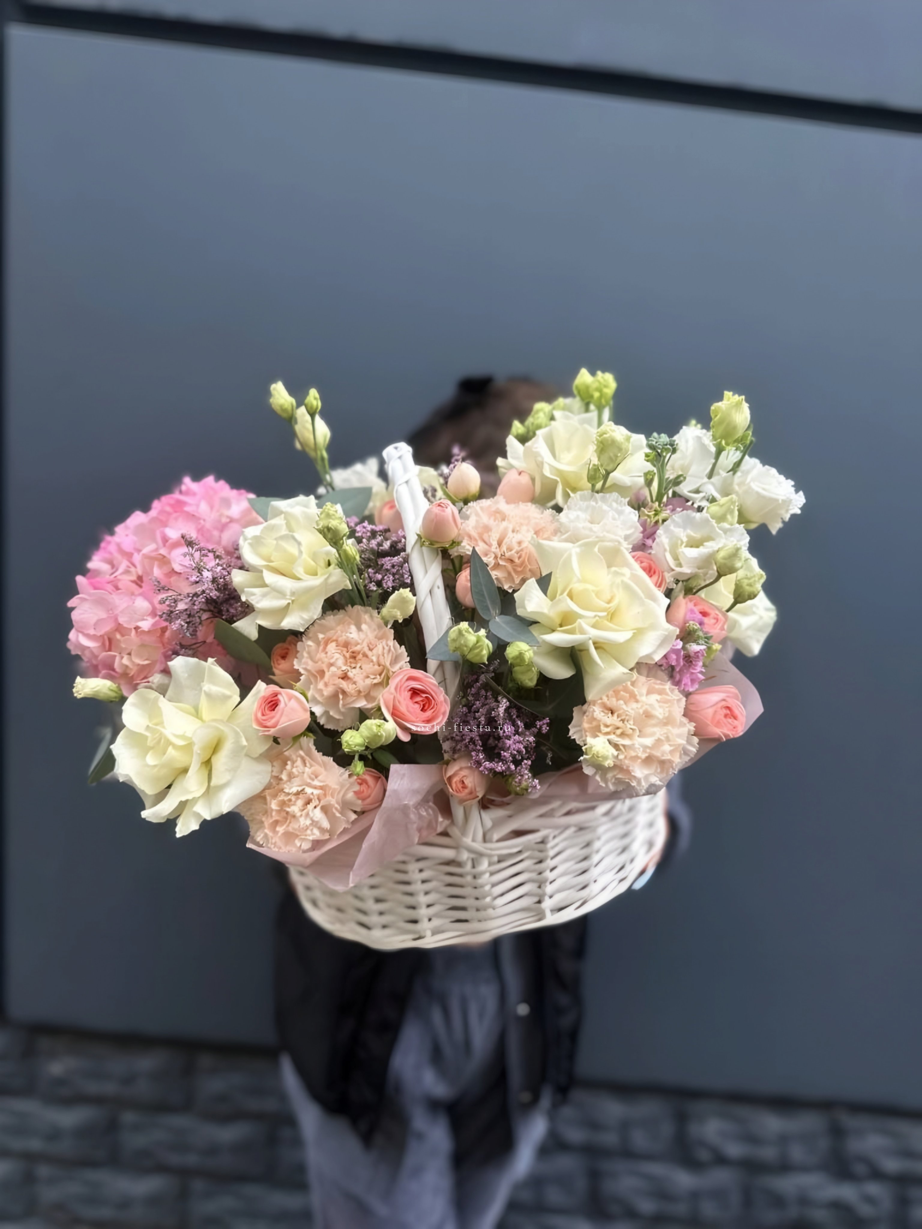 Цветочная корзина "Softness" в Москве