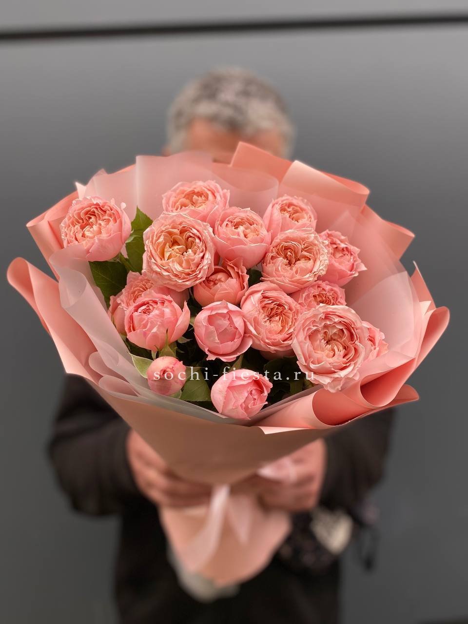 Букет комплимент из кустовых роз Джульетта в Москве