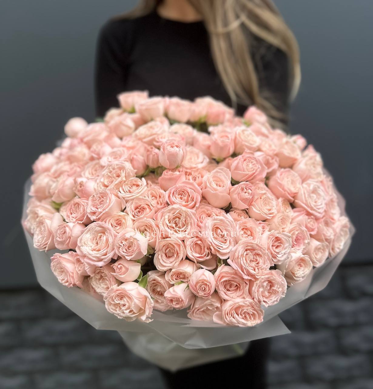 51 кустовая роза Бомбастик в Москве