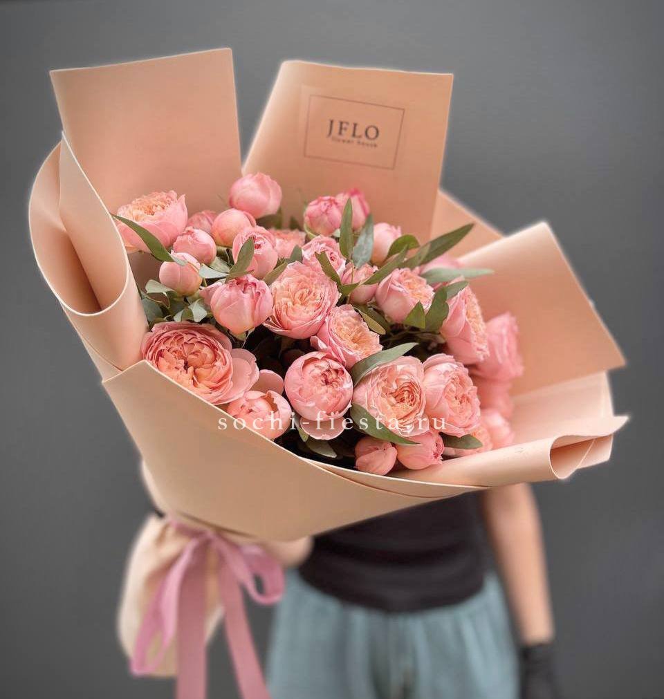 Букет из 9 кустовых роз Джульетта в Москве