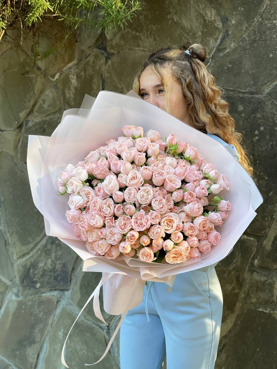 45 роза бомбастик Creams в Москве