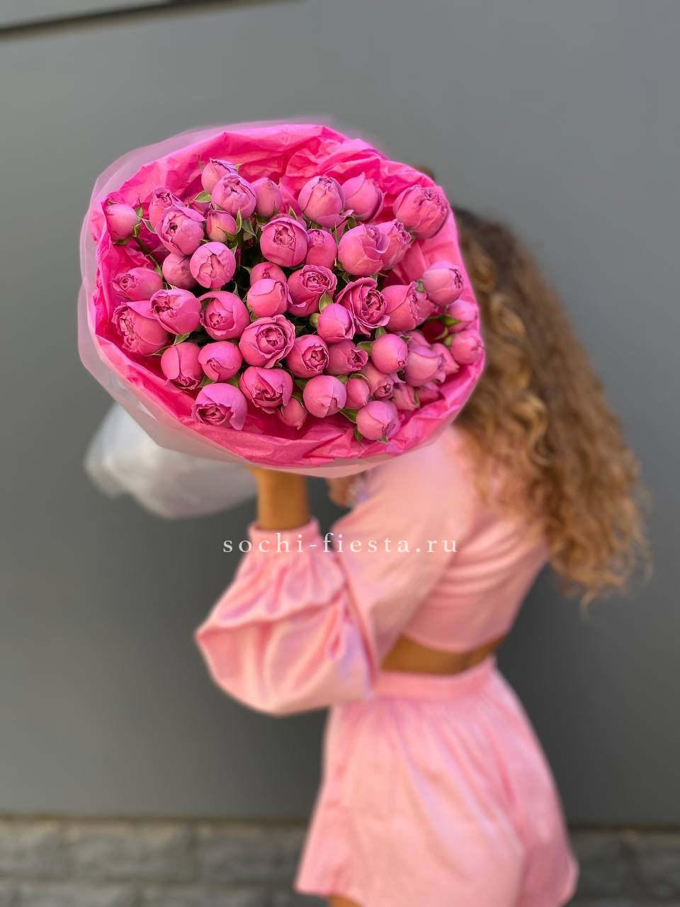 Букет из пионовидных роз Cute в Москве