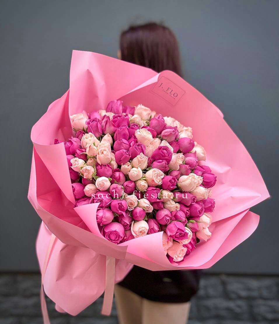 51 кустовая роза Misty Bomb с доставкой в Москве