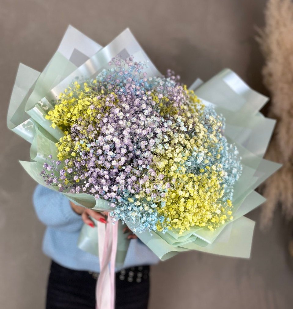 Букет радужных гипсофил в Москве