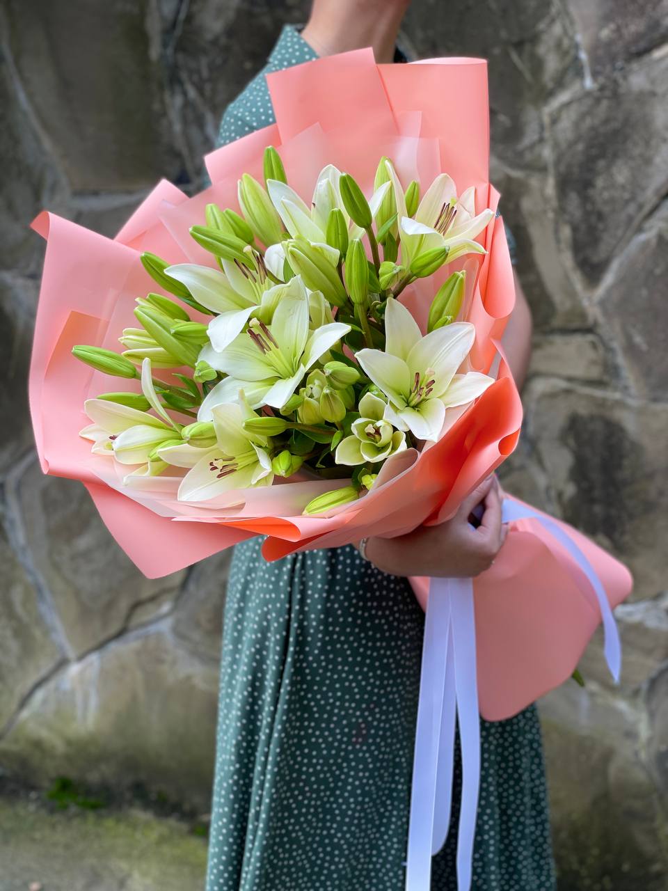 Букет из 7 белых лилий в Москве