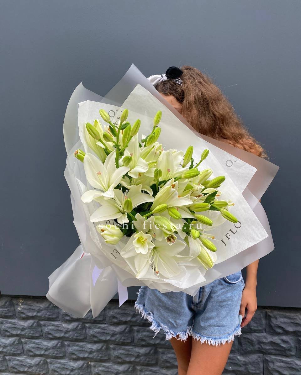 Букет  лилий "Воздушный"  в Москве
