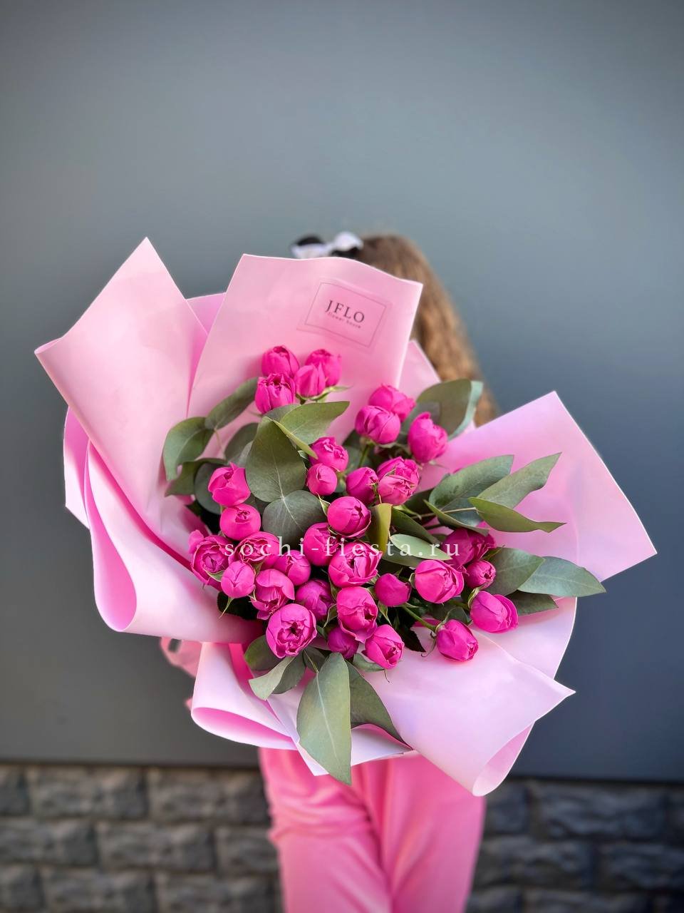 Пионовидные розы Bubbles с доставкой в Москве