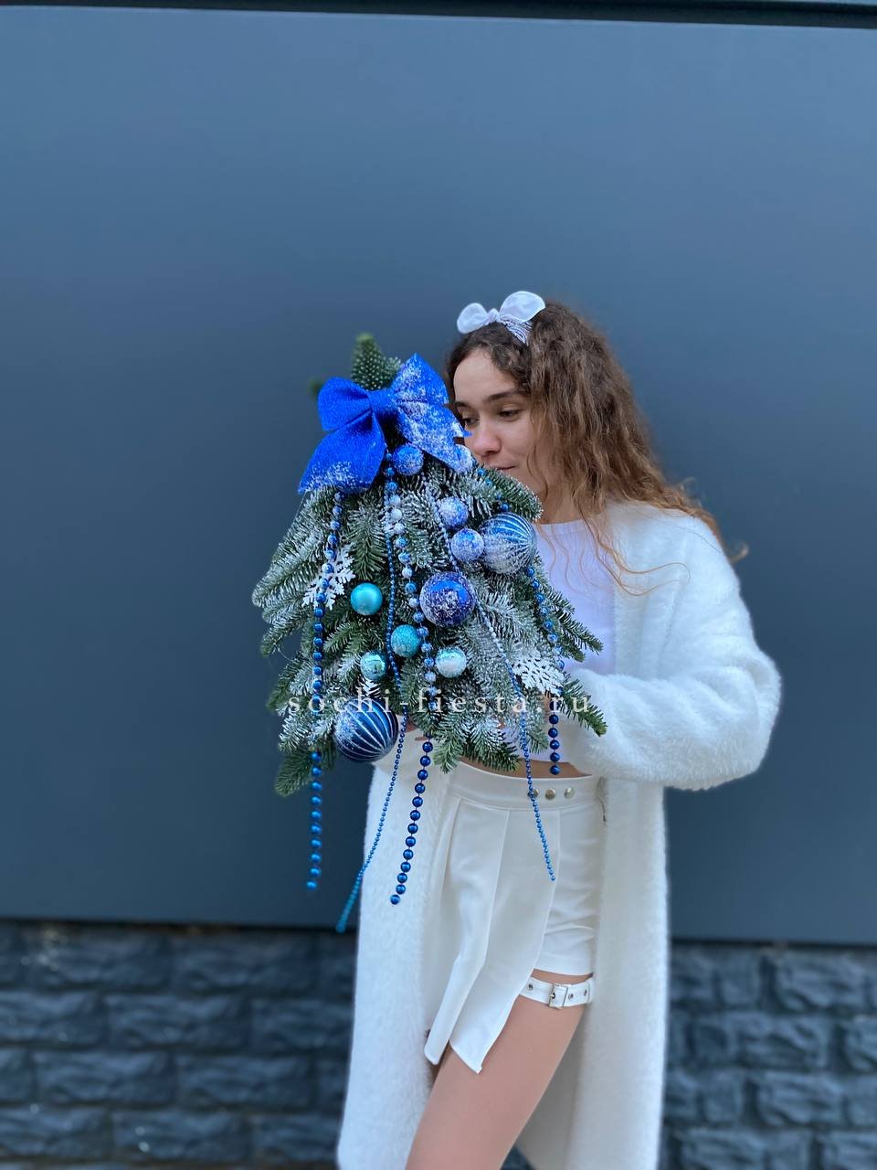 Новогодняя елочка "BLUU" в Москве