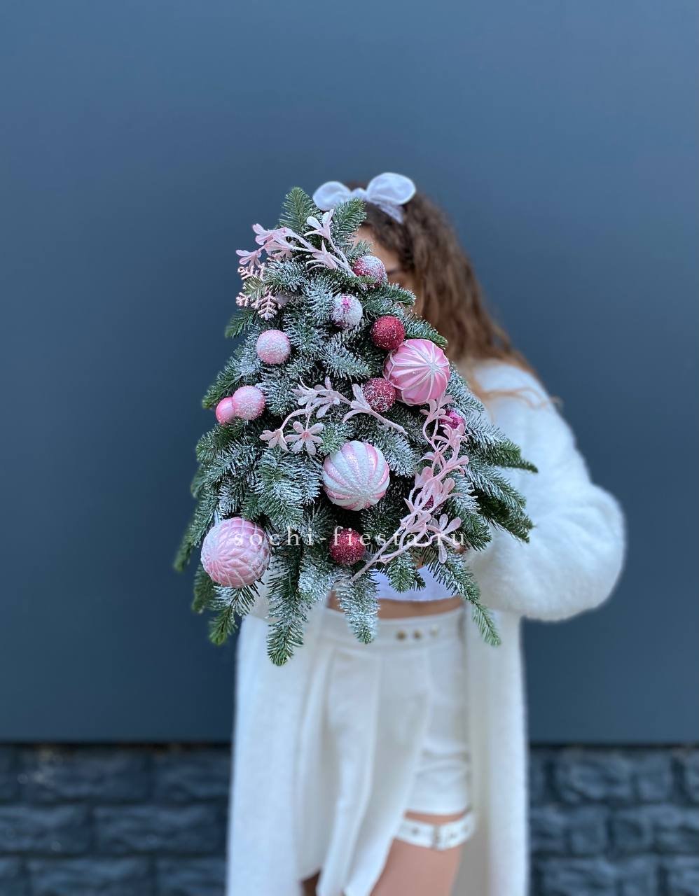 Новогодняя елочка "Rose" в Москве