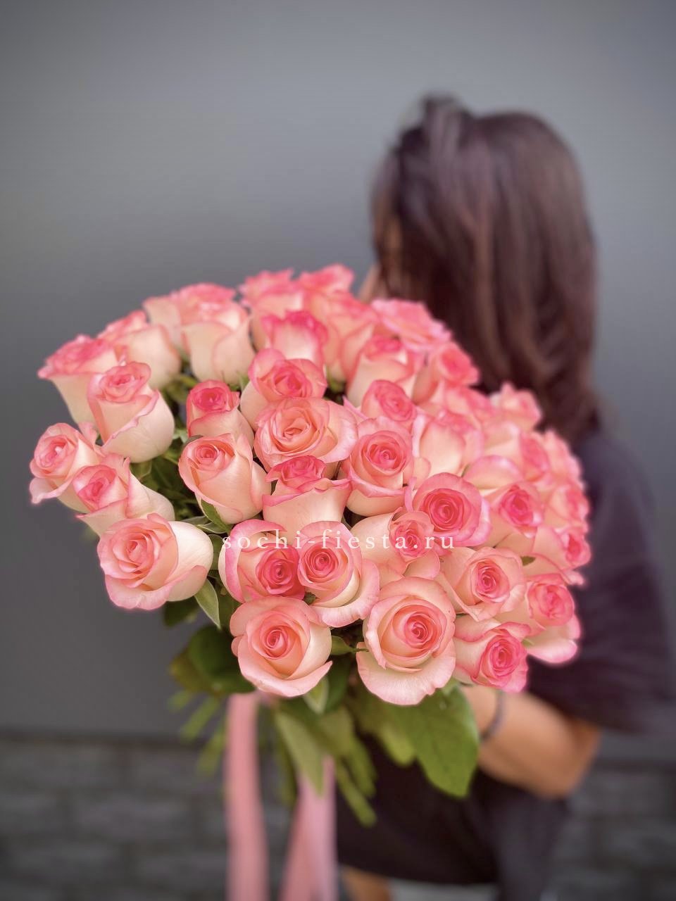 Охапка Роз Джумилия в Москве