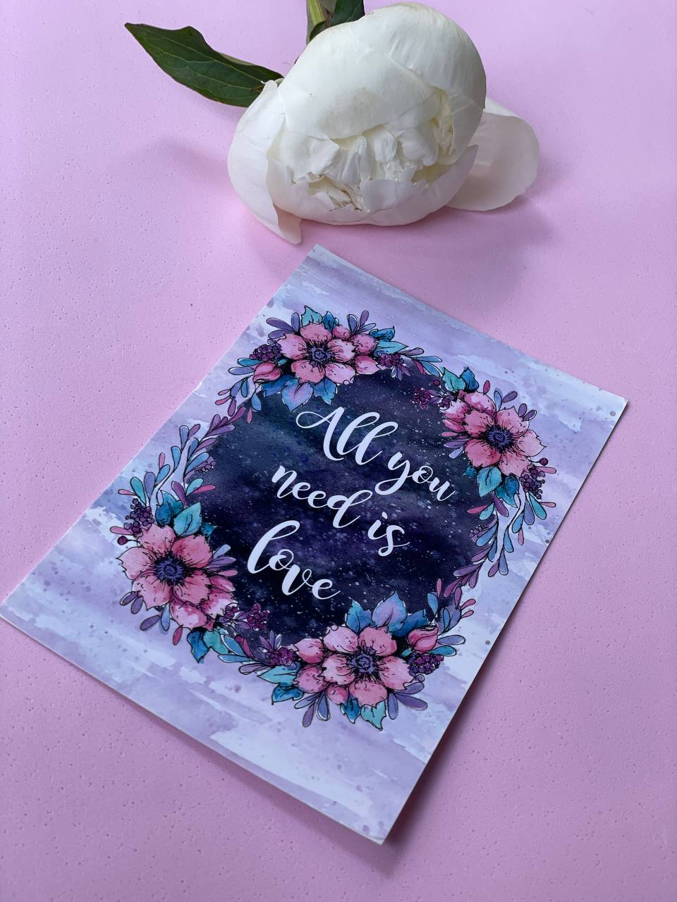 Открытка к букету "All you need is love" в Москве