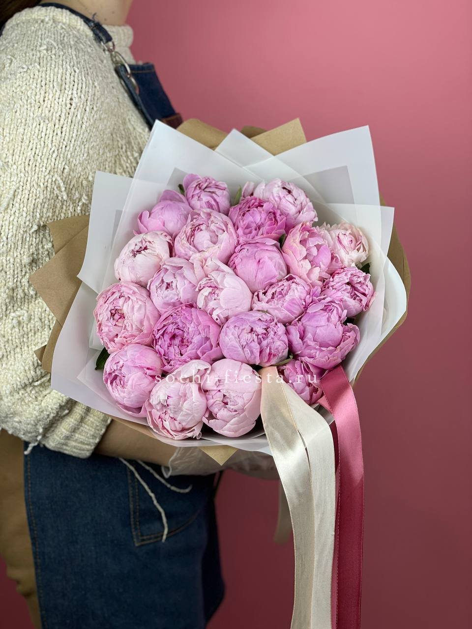 Букет из 21 пионов в Москве