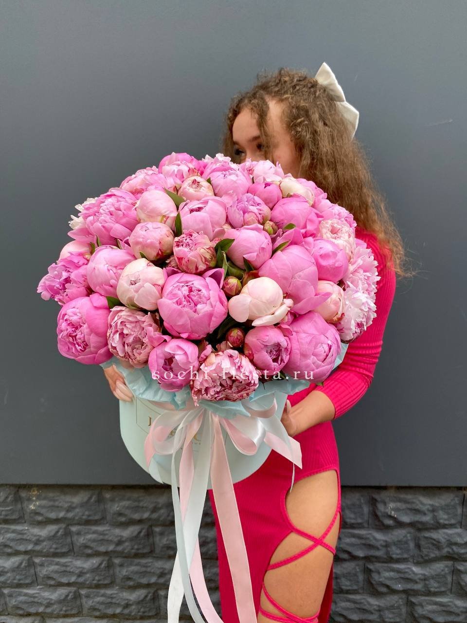 51 пион в цилиндре в Москве