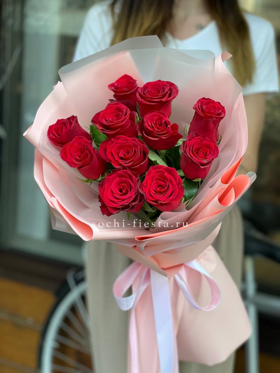 Букет красных роз "Madam Red" в Москве