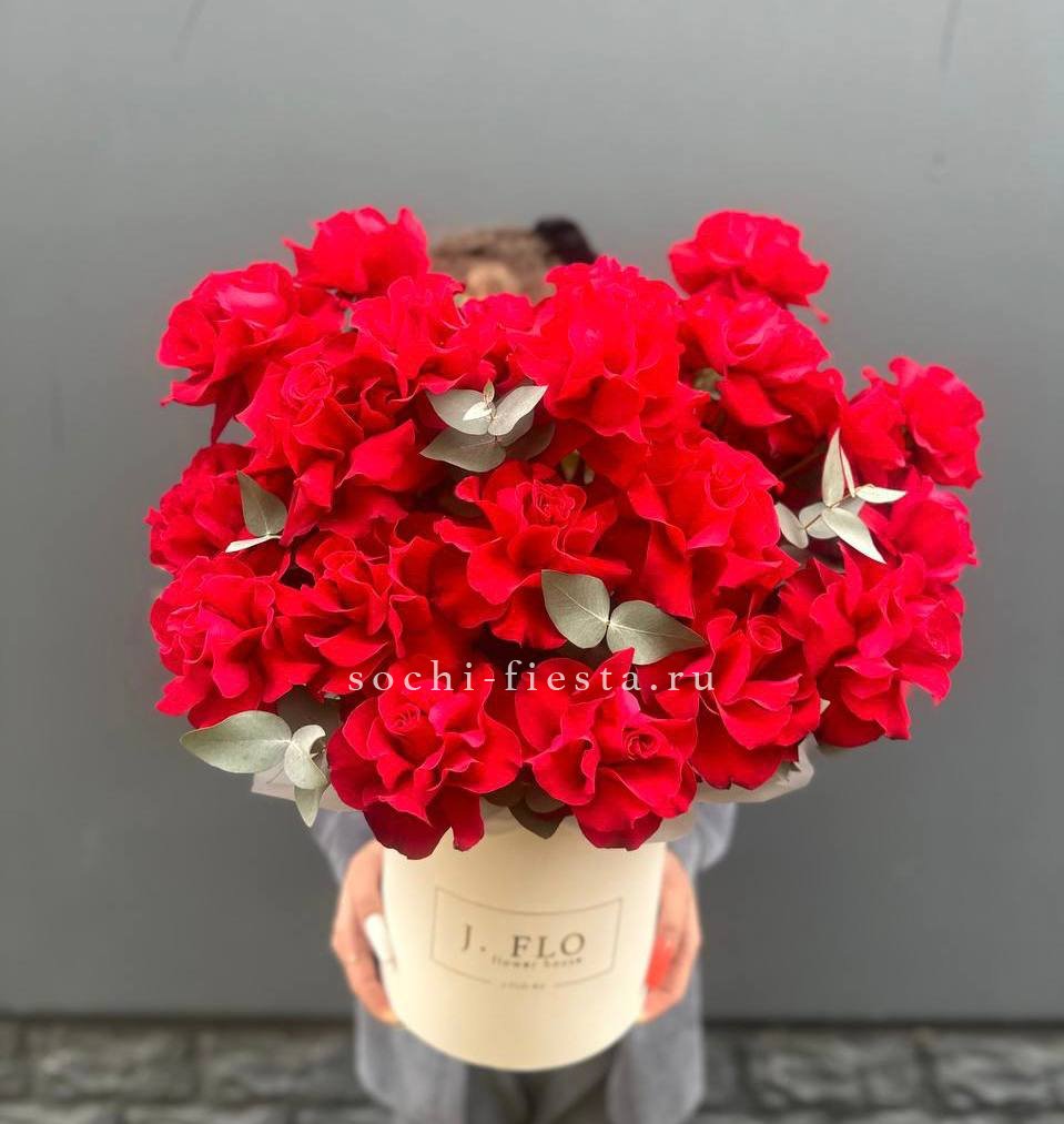 35 Французских роз в боксе в Москве