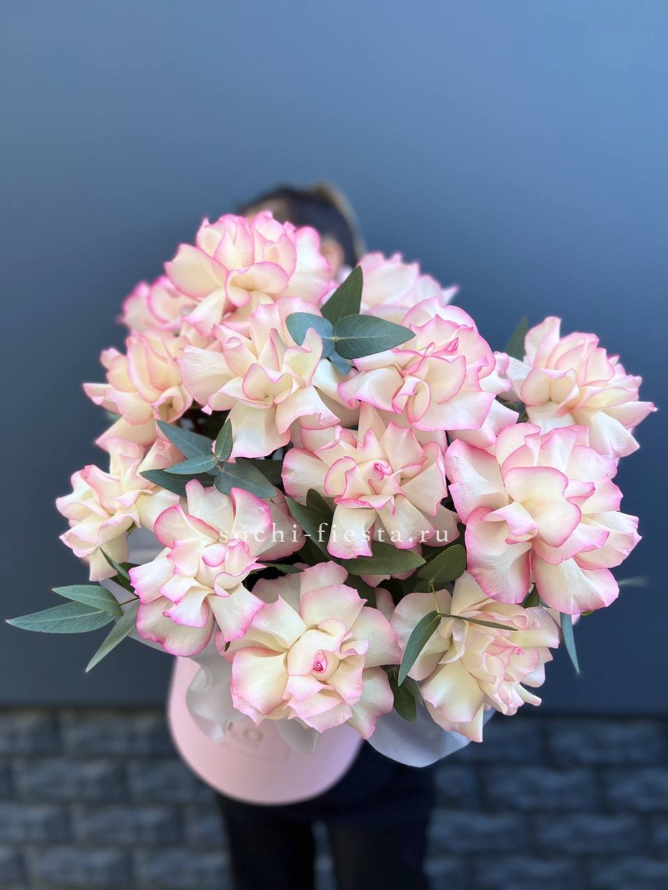 15 Французских роз Джумилия в боксе в Москве