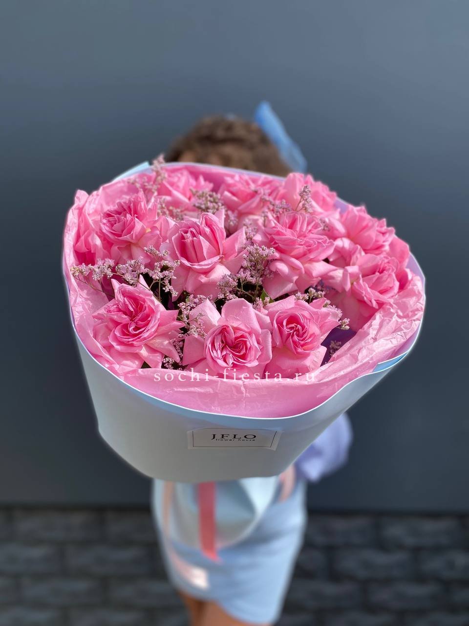 Букет французских розовых роз  в Москве