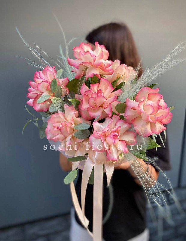 9 Французских роз Джумилия в боксе в Москве