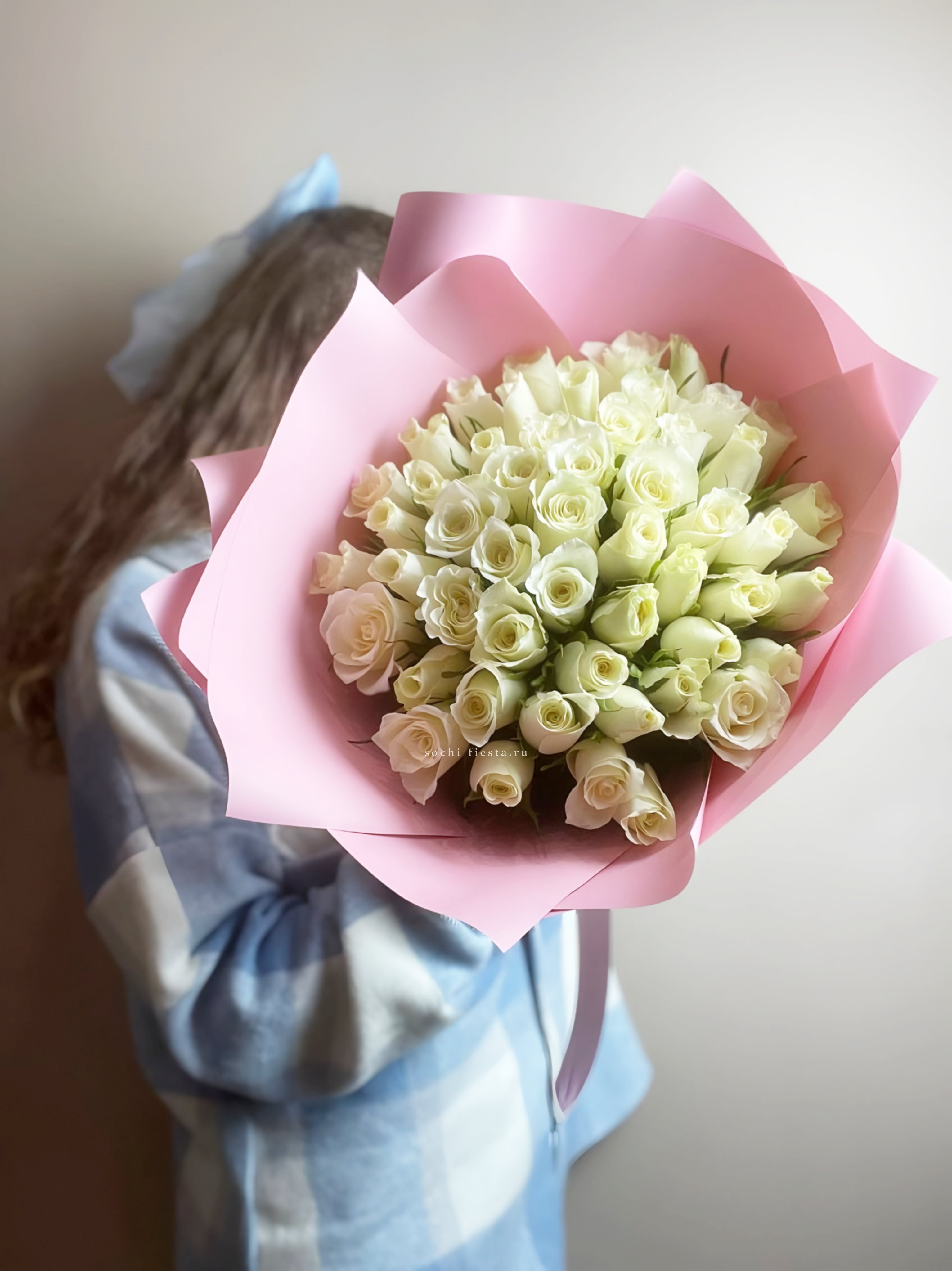 Букет из 51 белой розы (Кения) в Москве