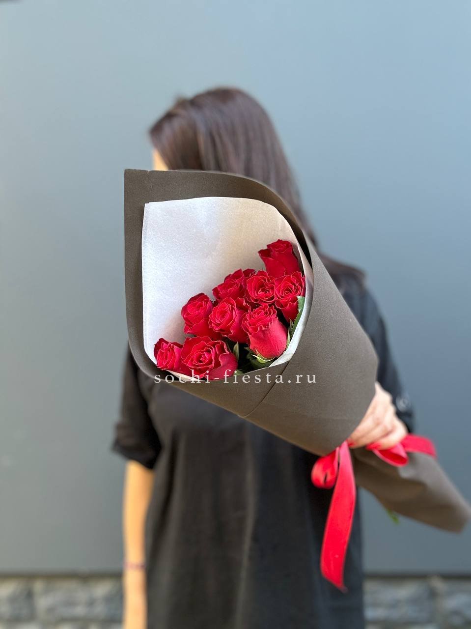 9 красных роз в фоамиране в Москве