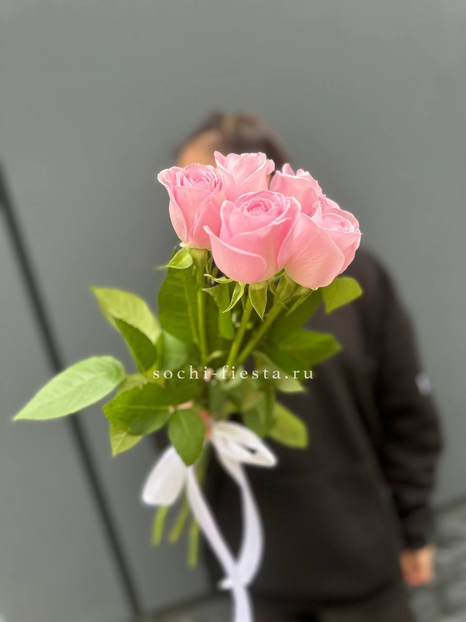 Букет 5 розовых роз  в Москве