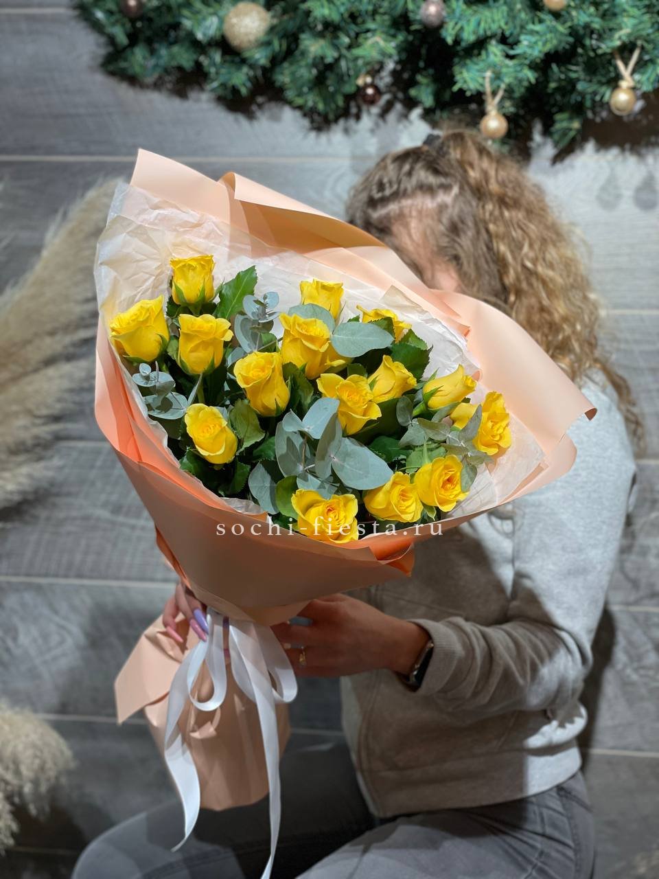 15 желтых роз в Москве