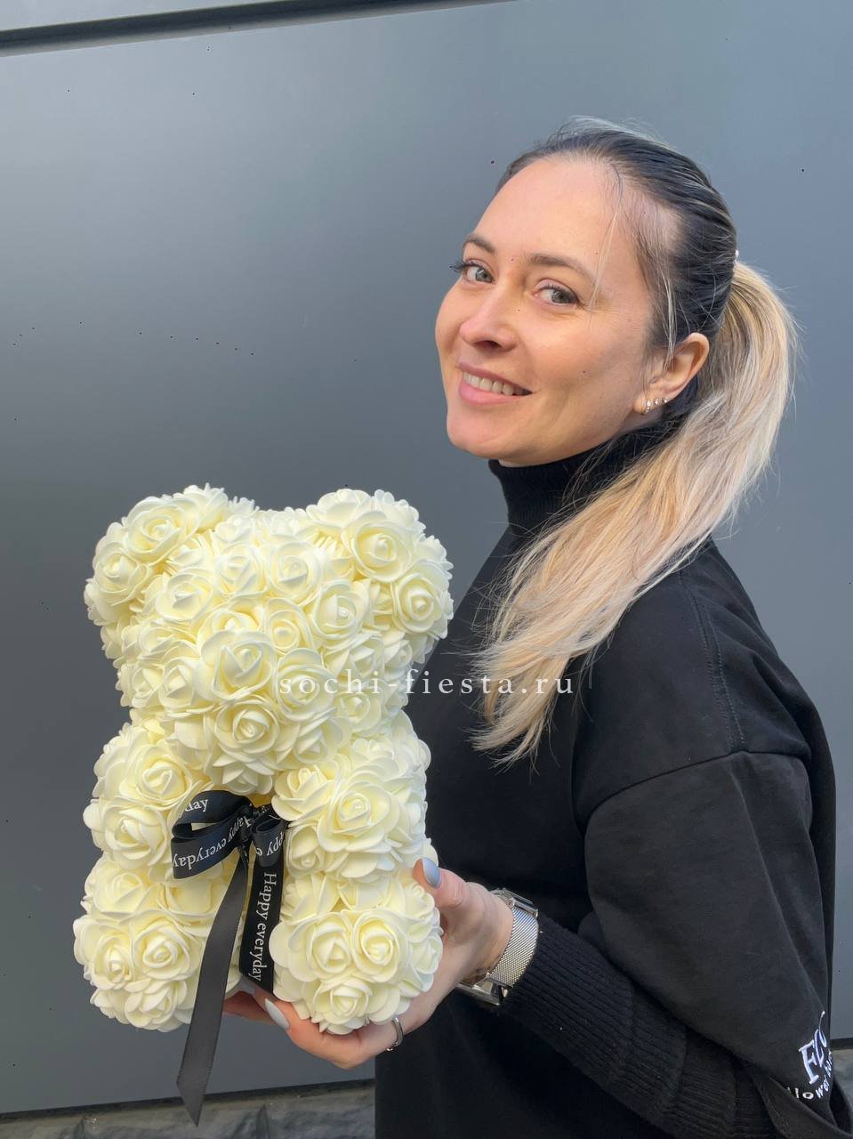 Игрушка медведь из вечных роз в Москве