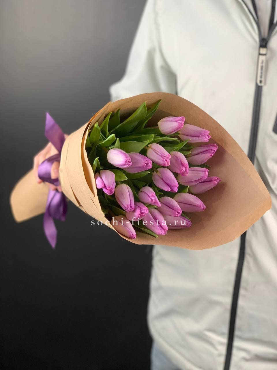 19 розовых  тюльпанов в Москве