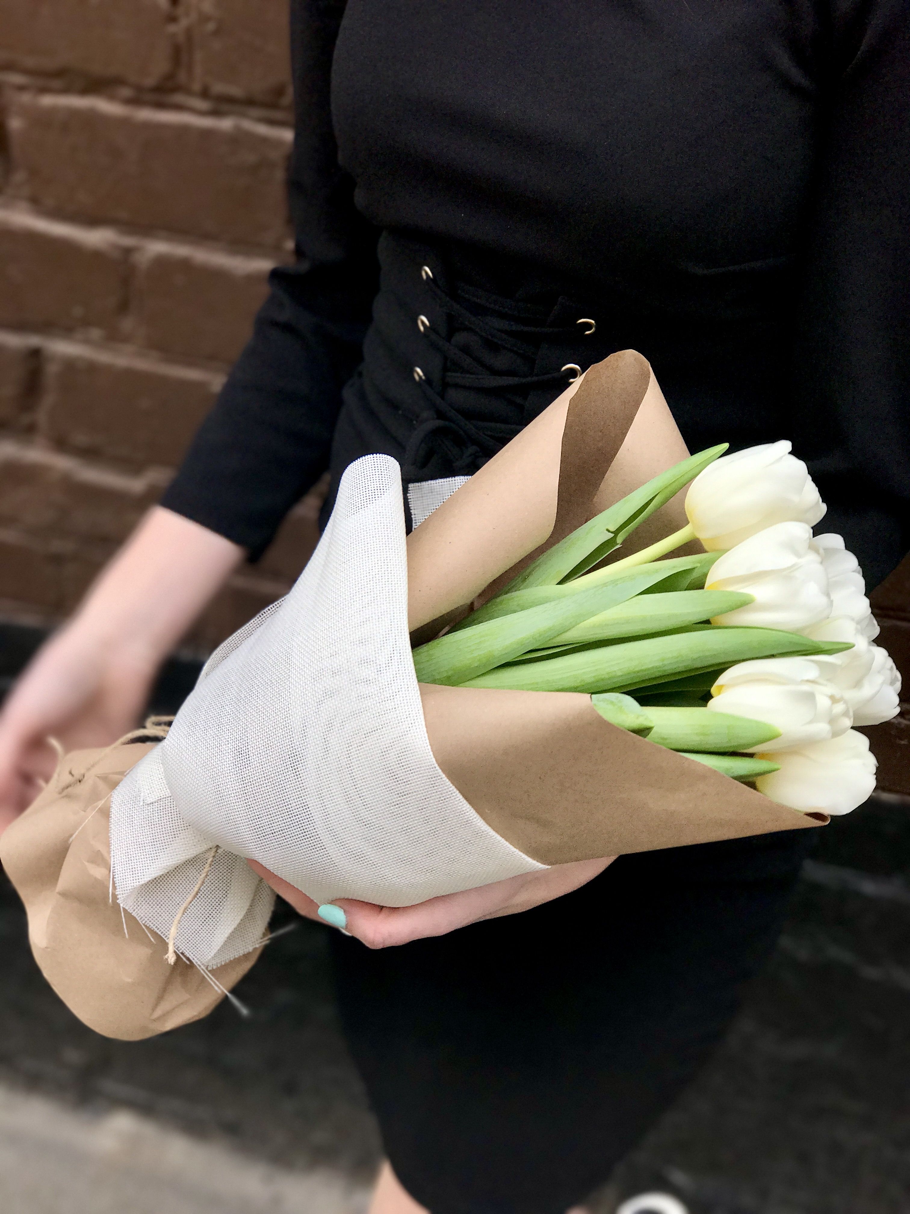 Букет белых тюльпанов в Москве