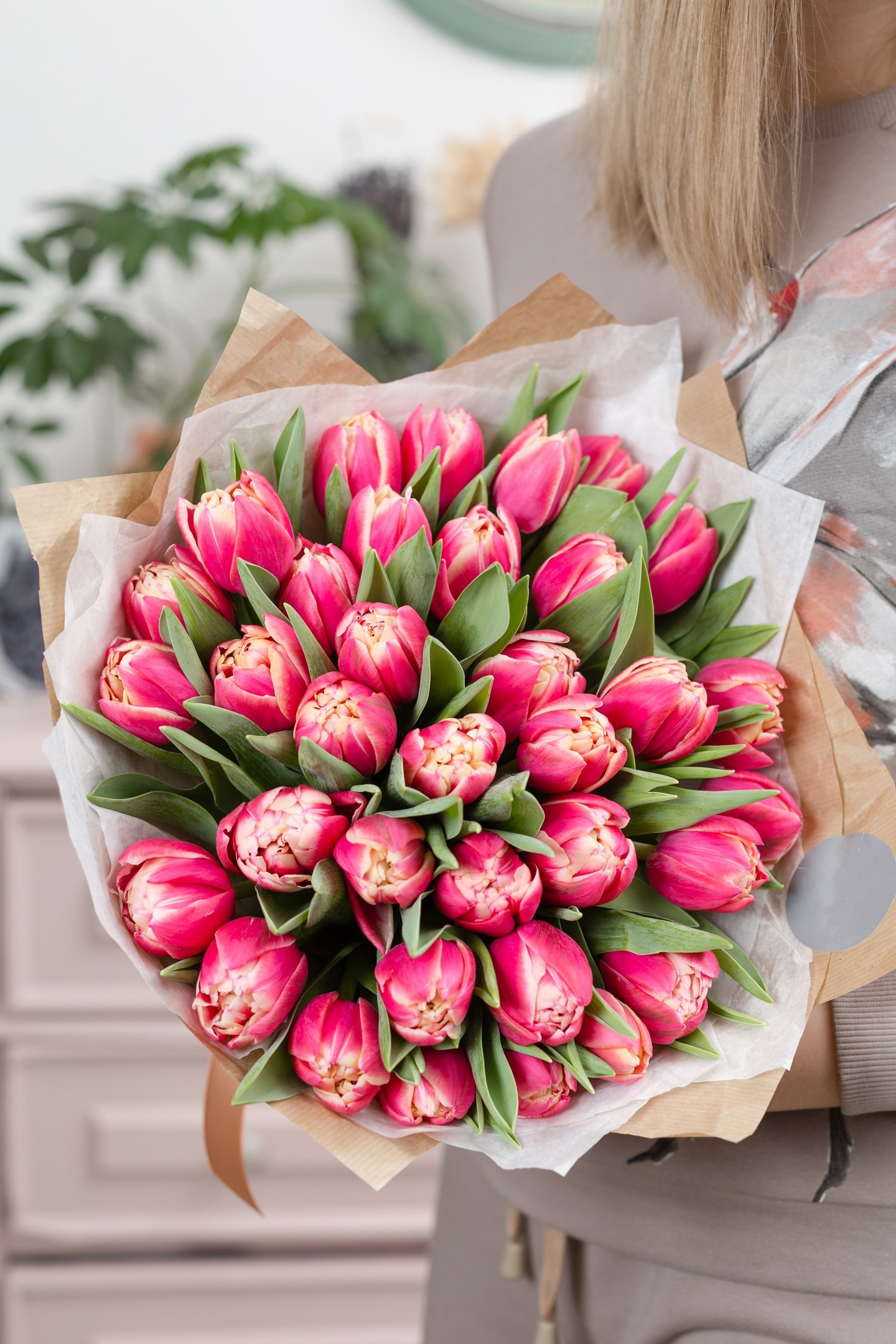 Букет пионовидных тюльпанов в Москве