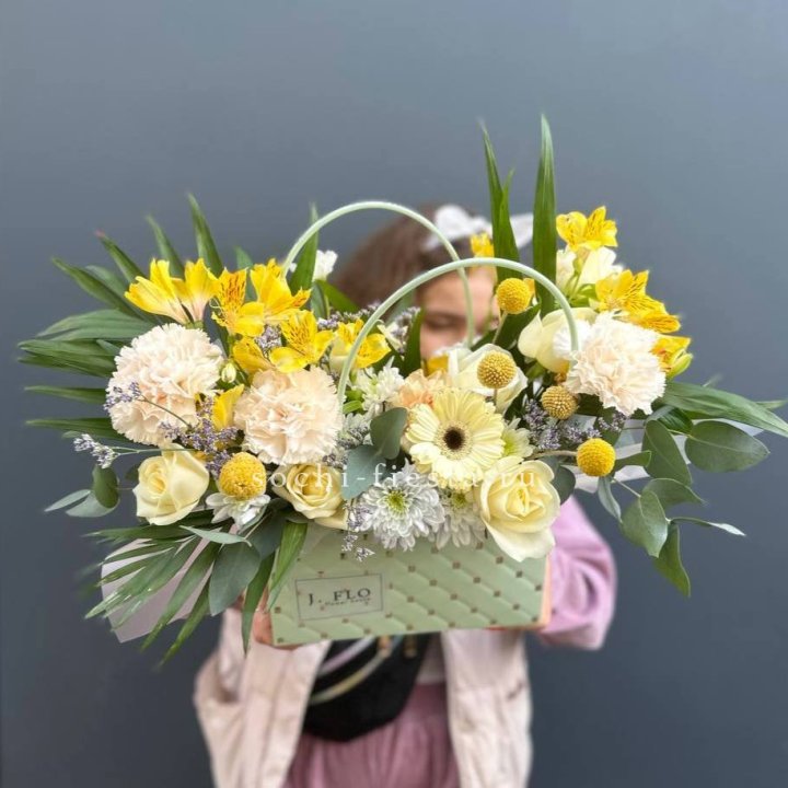 Сумочка с розами "Эпиа" в Москве