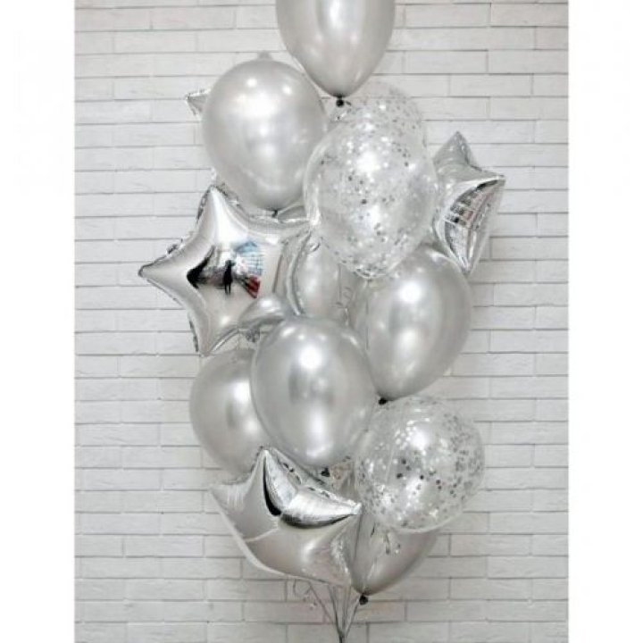 Фонтан шаров "Сильвер мун" в Москве